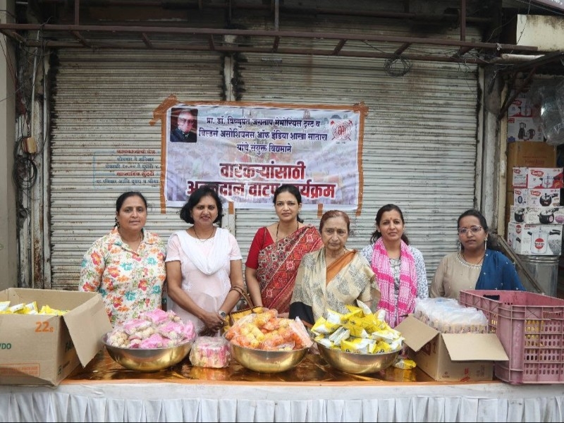 बीएआय सातारातर्फे वारकऱ्यांना अन्नदान